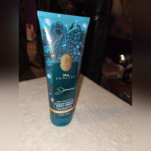 Bath & Body Works Disney Princess Jasmine Ultimate Hydration Body Cream. - Picture 4 of 6